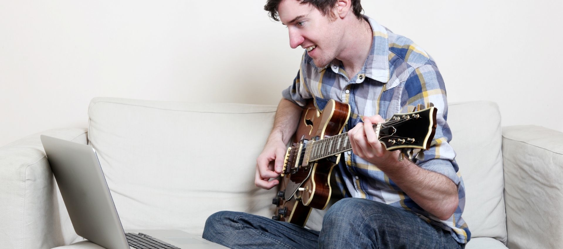 LL Blog How To Learn From Video Guitar Lessons More Effectively